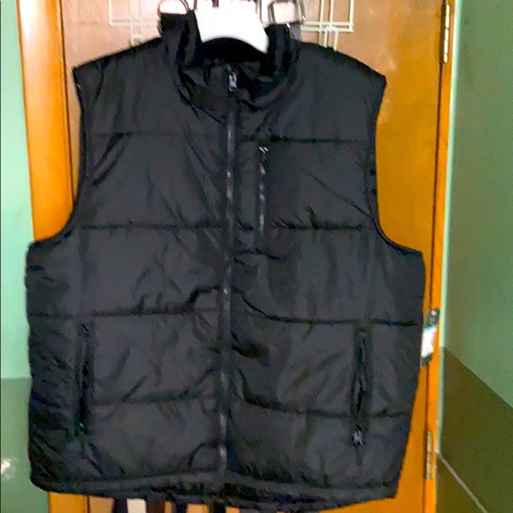 Men’s Black Puffer Vest